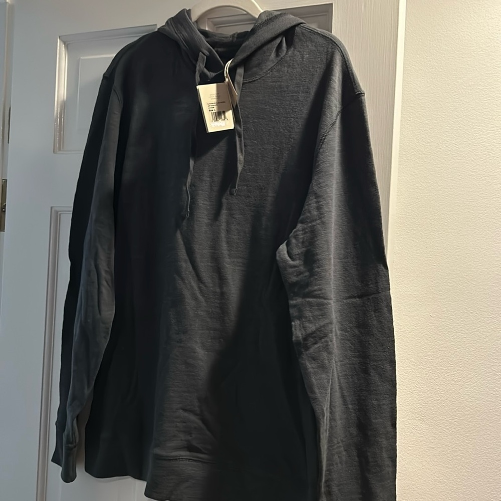 Faherty grey pullover size Large